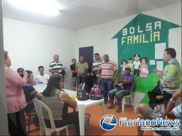 Prefeitura de Floriano realizou ree financeiro para escolas e blocos de samba.(Imagem:FlorianoNews)