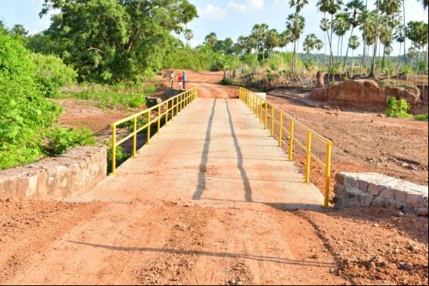 Prefeitura de Floriano entrega agem molhada da localidade Rio Branco.(Imagem:Secom)