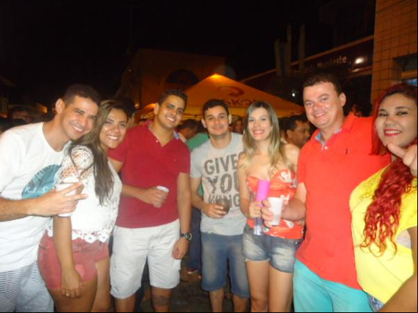 Folia na Avenida Getúlio Vergas. (Imagem:FlorianoNews)