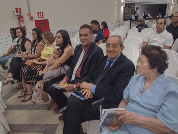 Floriano celebra personalidades com a entrega da Medalha do Mérito