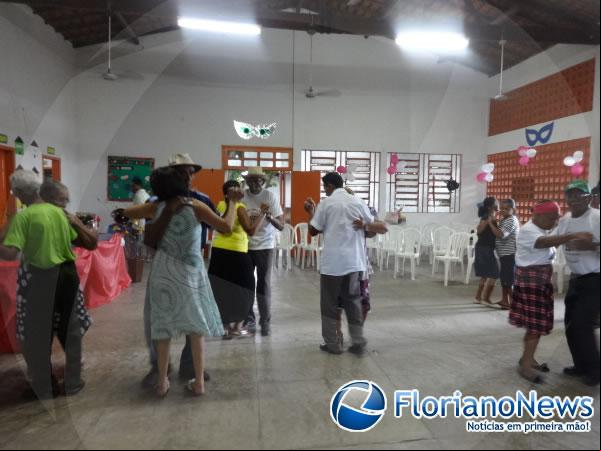 Homenagem às mulheres reúne idosas do grupo AMI no CRAS II.(Imagem:FlorianoNews)