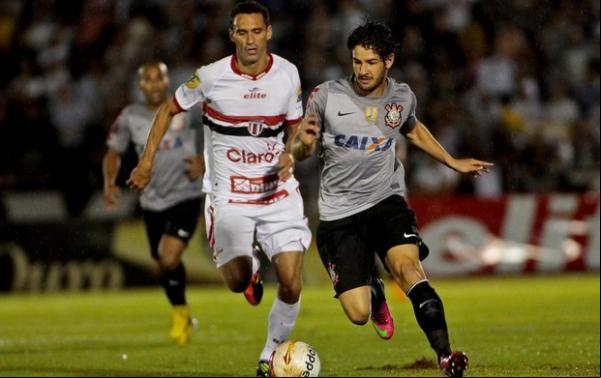 Alexandre Pato teve boa atuação em seu primeiro jogo como titular.(Imagem:Rodrigo Coca / Ag. Estado)