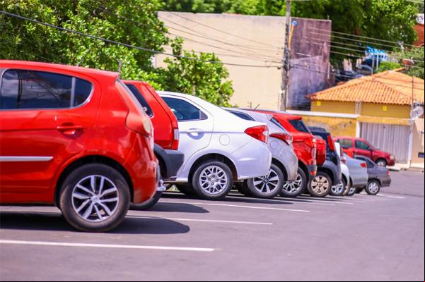 Lei obriga locadoras e motoristas por aplicativos a usarem veículos licenciados no PI(Imagem:Roberta Aline/florianonews.piauiconectado.com)
