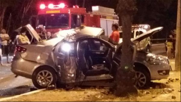 Duas pessoas morrem em grave acidente na Av. Marechal Castelo Branco.(Imagem:florianonews.piauiconectado.com)