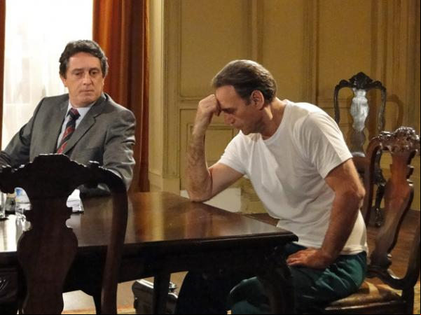 Cortez aguarda a sentença da juíza(Imagem:Insensato Coração / TV Globo)