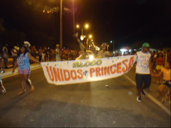 Sete Escolas do Grupo de o se apresentaram no 1º dia de desfiles em Floriano.(Imagem:FlorianoNews)