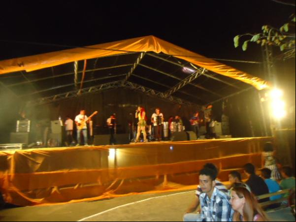 Festa da Virada reúne milhares de baronenses para comemorar chegada de 2016.(Imagem:FlorianoNews)