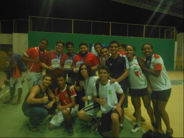 Torcedores lotam Ginásio Coberto nas finais dos Jogos Escolares Florianense.(Imagem:FlorianoNews)