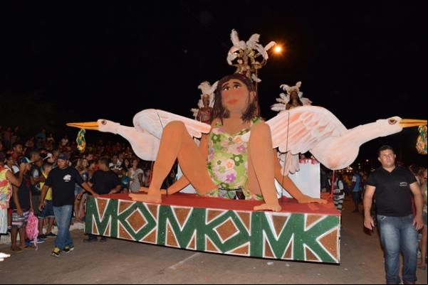 Escolas de Samba encerram com desfile o Carnaval dos Novos Sonhos de Floriano.(Imagem:Waldemir Miranda)