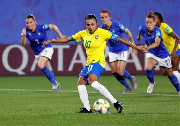 Expectativa é de que Marta consiga atuar os 90 minutos contra as sas.(Imagem:Reuters)