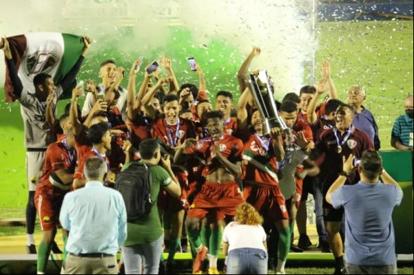  O Fluminense-PI é o atual campeão piauiense sub-20.(Imagem:Arthur Ribeiro/ge )