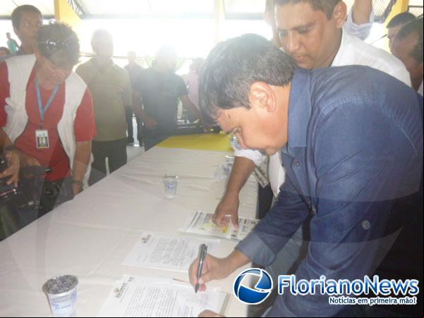 Wellington Dias inaugura quadra poliesportiva em São José do Peixe.(Imagem:FlorianoNews)