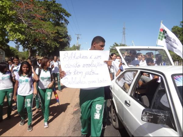 Estudantes florianenses participaram de caminhada da AFES.(Imagem:FlorianoNews)