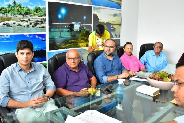 Vereadores Enéas Maia, Antônio José, Joab Curvina, Daguia e Salomão Holanda.(Imagem:CMF)