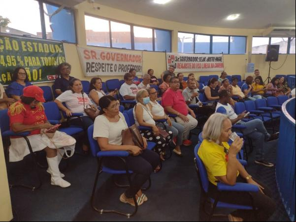 Profissionais da Educação no Piauí unem-se em manifestações por direitos e valorização.(Imagem:FlorianoNews)