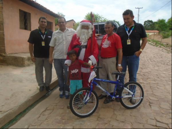 Papai Noel dos Correios adianta entrega de presentes em Floriano.(Imagem:FlorianoNews)