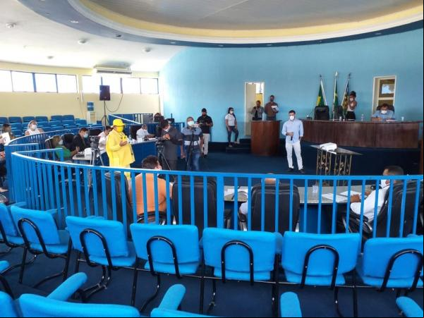Proposta do plano de retomada do comércio de Floriano é apresentada na Câmara dos Vereadores.(Imagem:Aparecida Santana/TV Clube)
